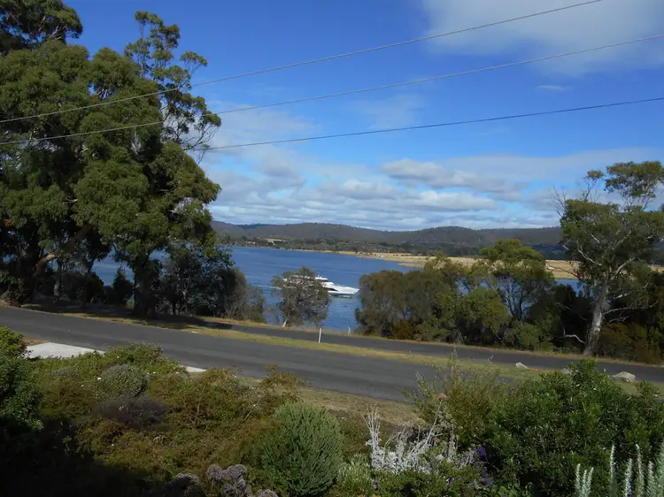 33 Esplanade East, Triabunna TAS 7190