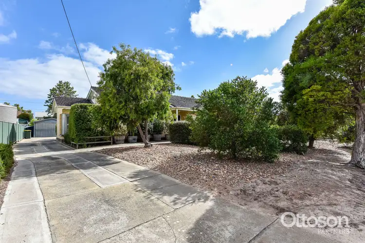 17 Sixth Avenue, Naracoorte SA 5271