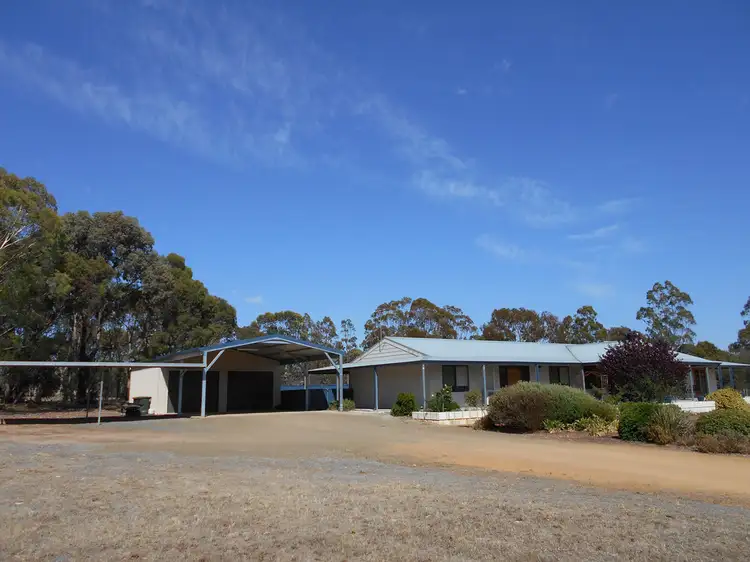 12 Tucker Street, Katanning WA 6317