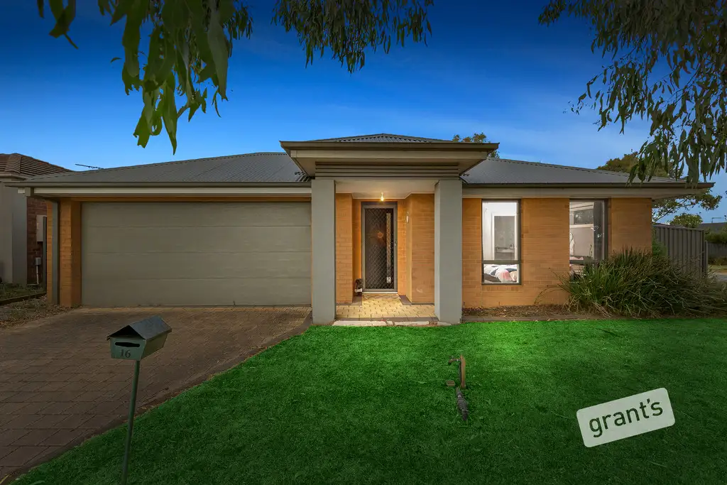 Main view of Homely house listing, 16 Walnut Way, Pakenham VIC 3810
