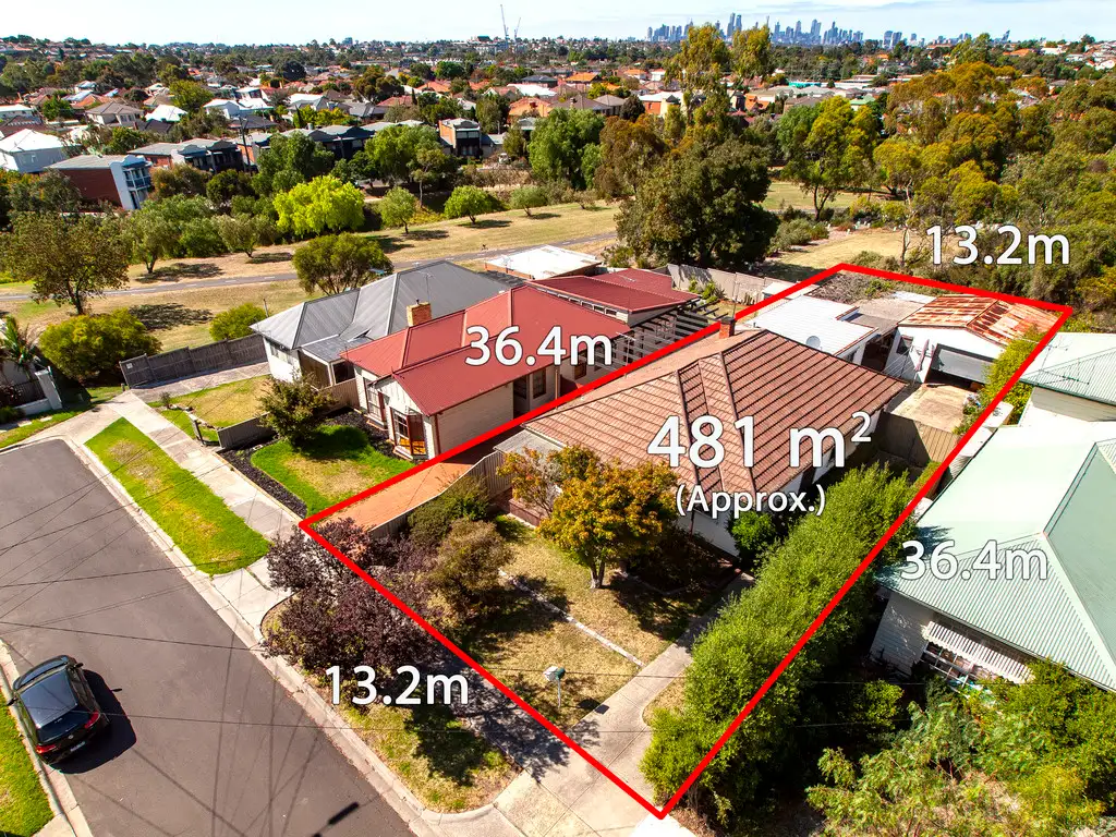 Main view of Homely house listing, 10 Lyttle Avenue, Essendon VIC 3040