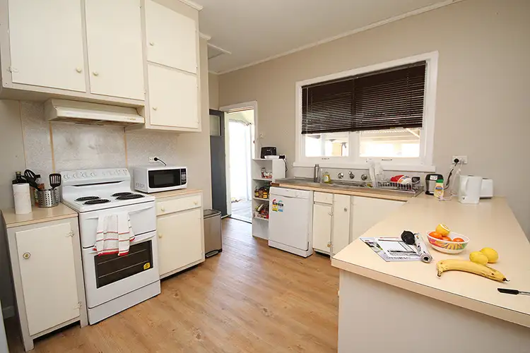 Fifth view of Homely house listing, 11 Glenferness Street, Nhill VIC 3418