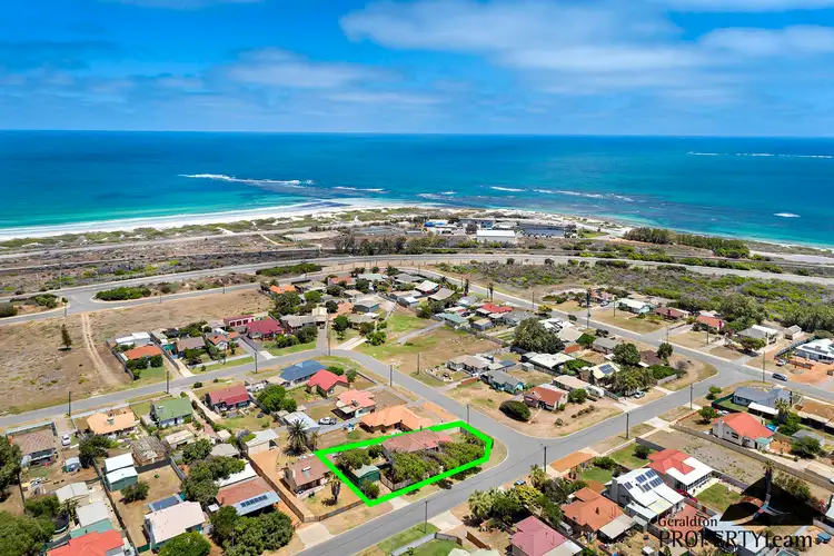 8 Whitfield Street, Beachlands WA 6530