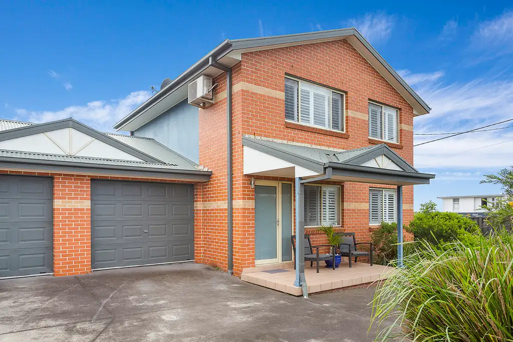 Main view of Homely townhouse listing, 1c Laurina Avenue, Helensburgh NSW 2508