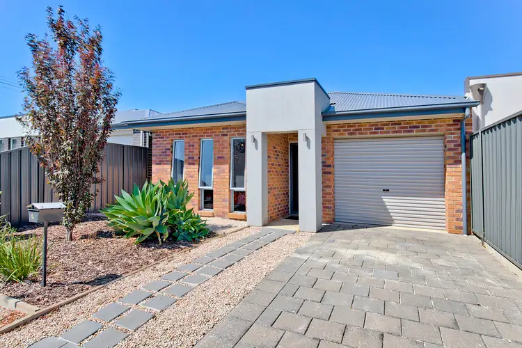 1A Cowra Crescent, Park Holme SA 5043