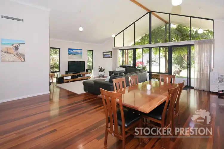 16 John Street, Abbey WA 6280