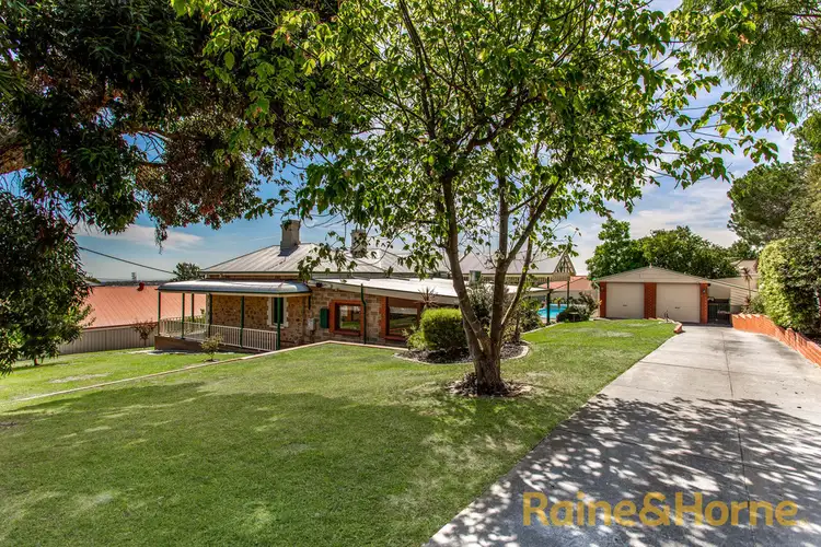 2b Erica Street