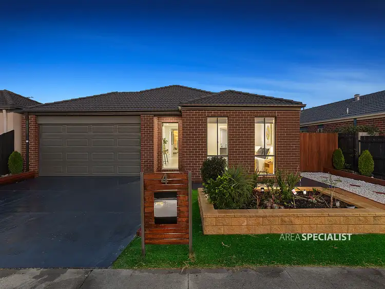 4 Karwarren Way, Cranbourne West VIC 3977