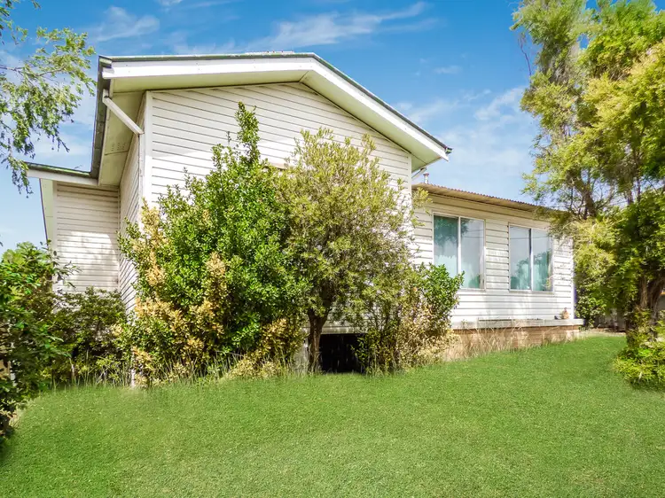 18 Templemore Street, Young NSW 2594