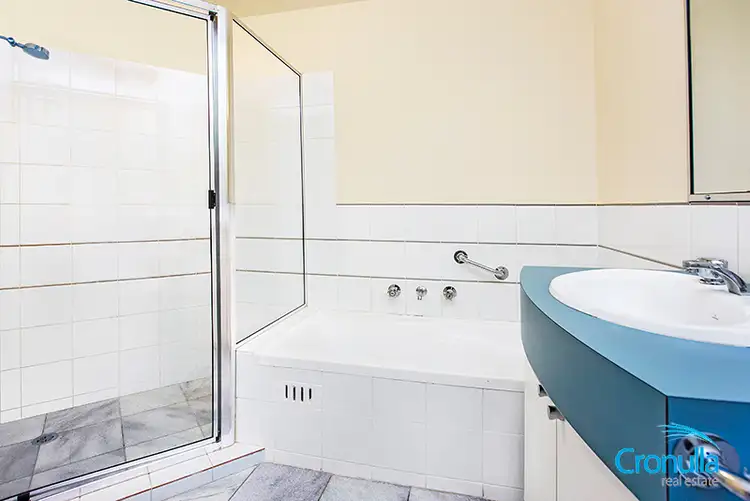 Fifth view of Homely apartment listing, 4/31-35 Ewos Parade, Cronulla NSW 2230