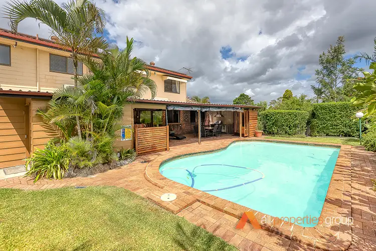 82 Kilmorey Street, Carindale QLD 4152