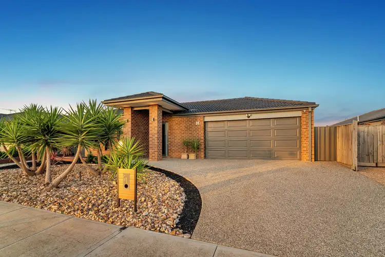 32 Claret Ash Boulevard, Harkness VIC 3337