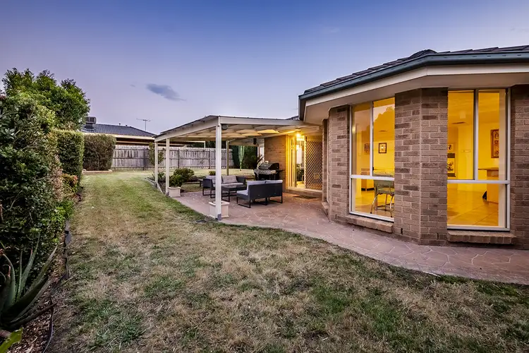 2 Baildor Court, Cranbourne VIC 3977
