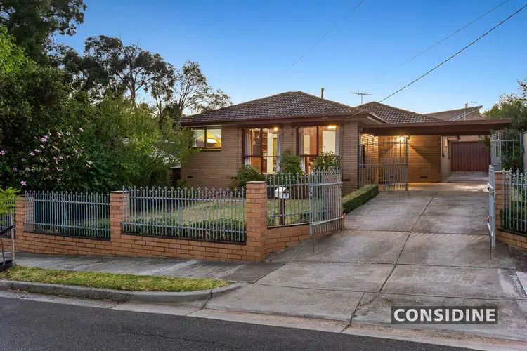 7 Vickers Avenue, Strathmore Heights VIC 3041