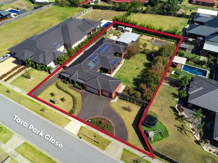 Second view of Homely house listing, 8 Tara Park Close, Narre Warren North VIC 3804