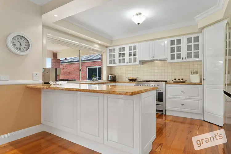 Fifth view of Homely house listing, 8 Tara Park Close, Narre Warren North VIC 3804