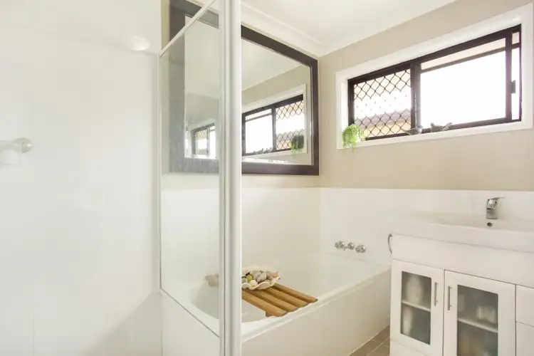 Sixth view of Homely house listing, 1/399 Bayview Street, Hollywell QLD 4216