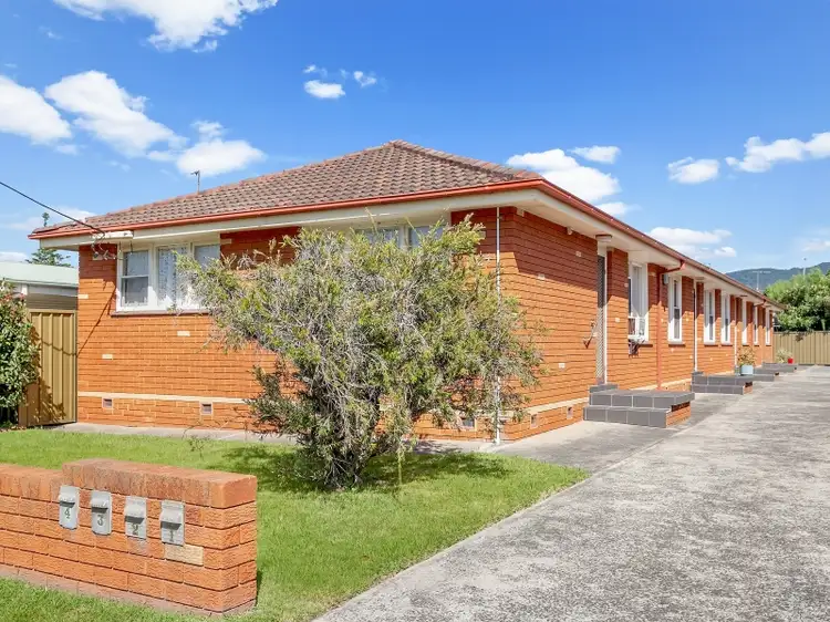 Main view of Homely unit listing, 2/24 Payne Road, East Corrimal NSW 2518