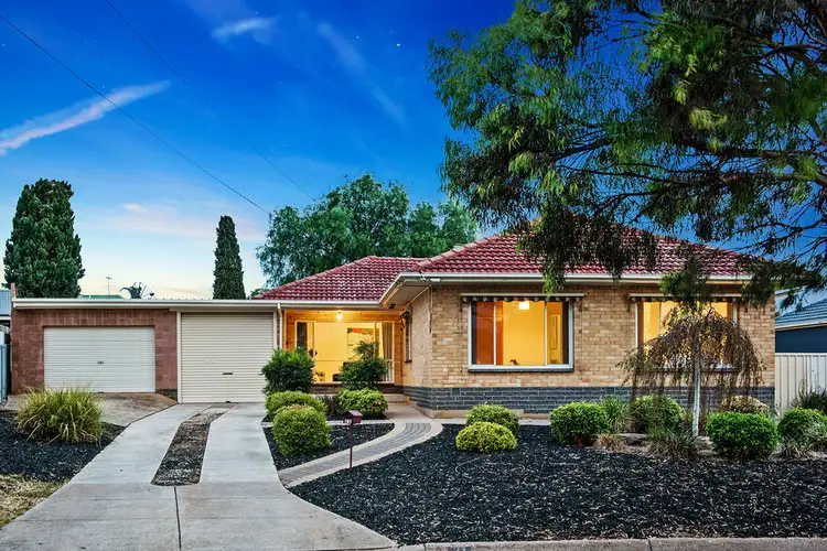 21 St Clair Avenue, Para Hills SA 5096
