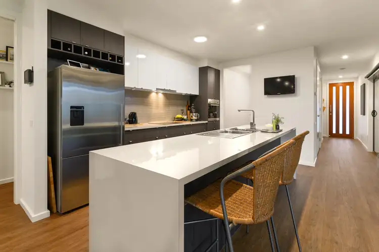 Seventh view of Homely house listing, 8 Borland Circuit, Wodonga VIC 3690