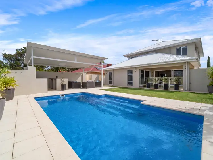 4 Regal Way, Madeley WA 6065