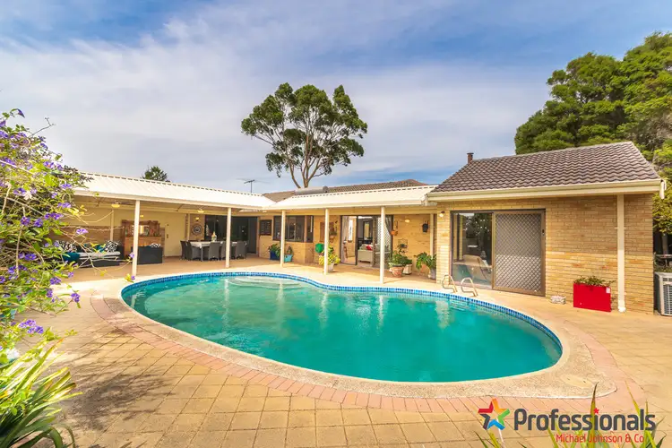 4 Robertson Court, Kingsley WA 6026