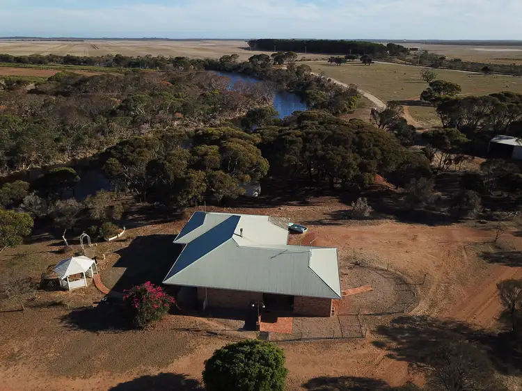 100 Daniels Road, Hopetoun WA 6348
