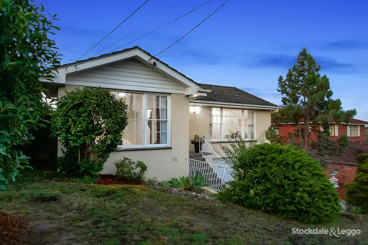 17 Hill View Parade, Templestowe Lower VIC 3107