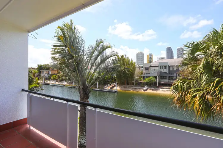 4/10 Havana Key, Broadbeach Waters QLD 4218