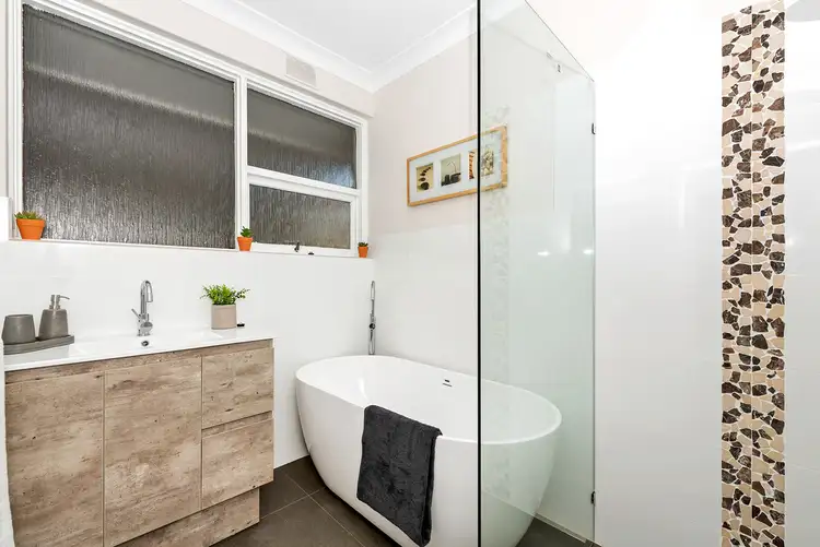 21 Kenihans Road, Happy Valley SA 5159