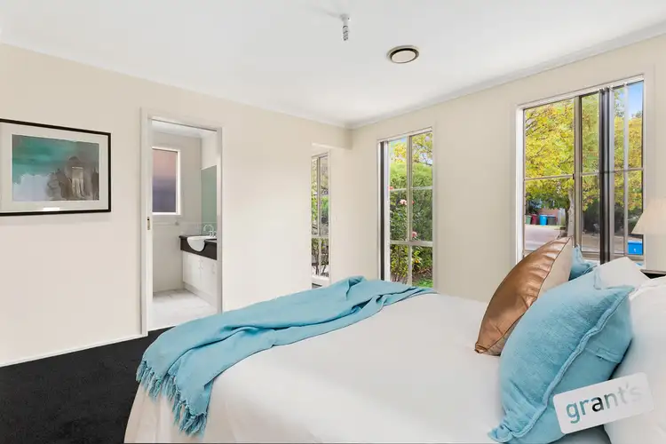 15 Highland Crescent, Narre Warren South VIC 3805