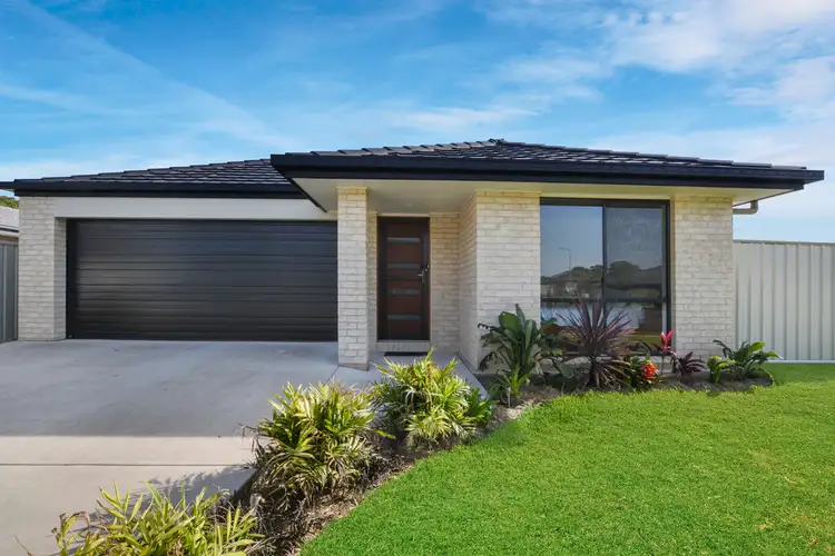 8 APRIL STREET, Sandy Beach NSW 2456