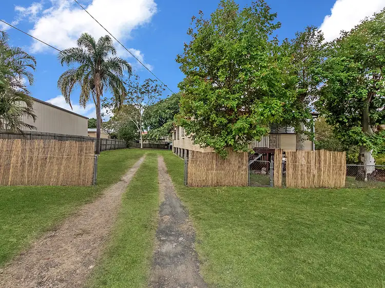 4 Hargreaves Street, Eastern Heights QLD 4305