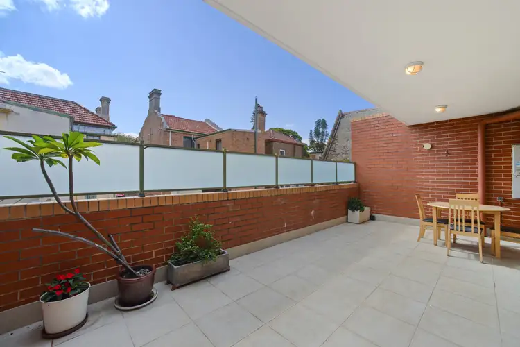 8/90-100 Edwin Street North,