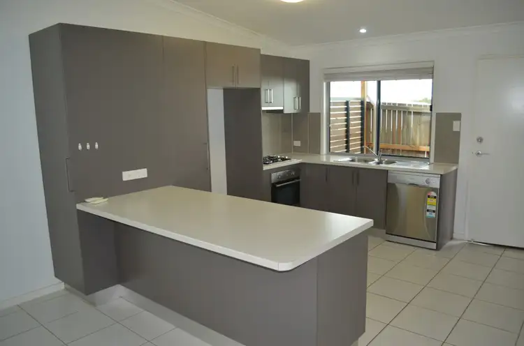 15-8 Hillcrest Street, Emerald QLD 4720