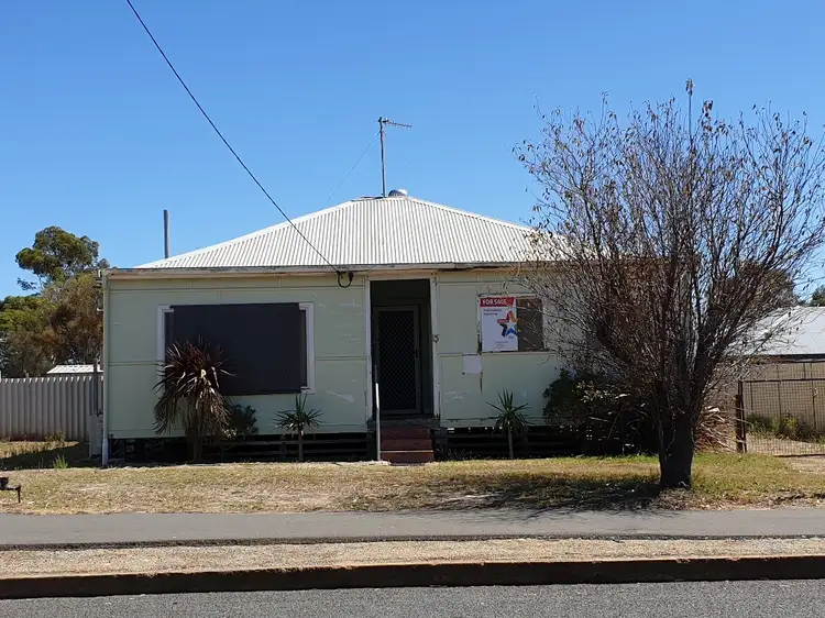15 Park Street, Katanning WA 6317