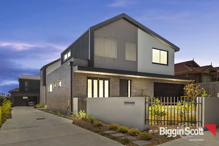 2/24 Bennett St, Burwood VIC 3125