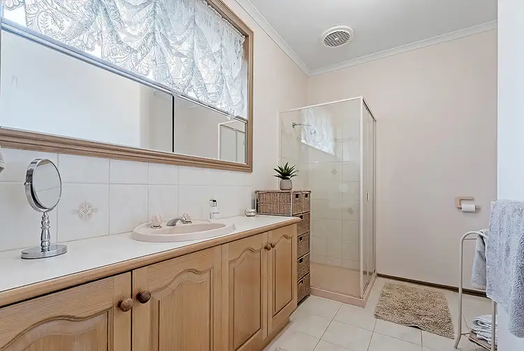 Sixth view of Homely house listing, 10 Tulloch Way, Roxburgh Park VIC 3064