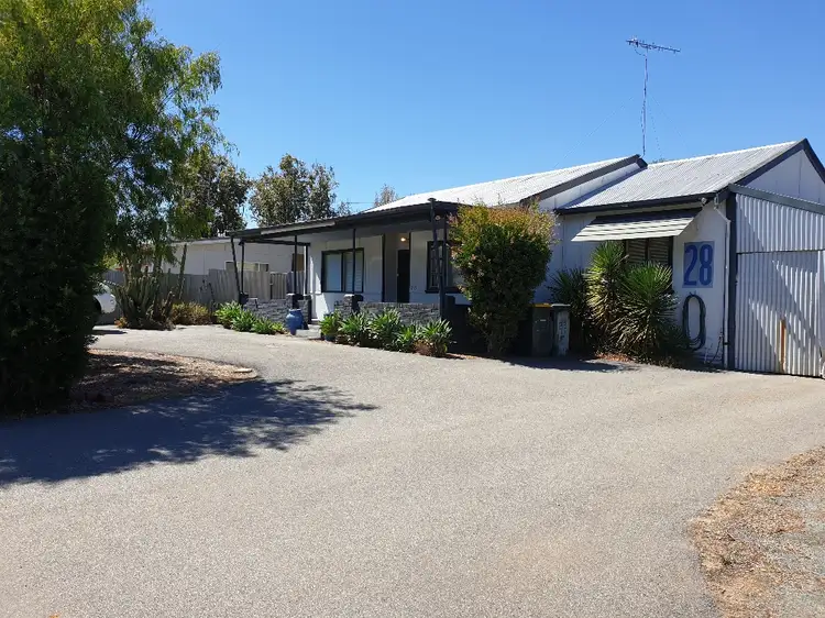 28 Oxley Road, Katanning WA 6317