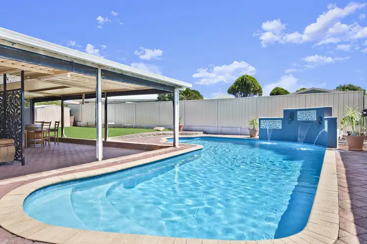 4 Cuthbertson Drive, Cooloongup WA 6168