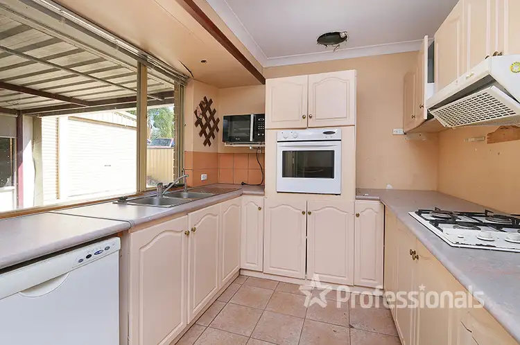 12 Barrine Gardens, South Lake WA 6164