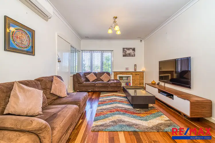 9 Regan Street, Coolbellup WA 6163