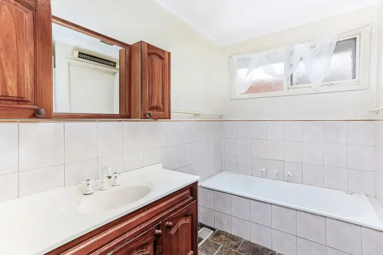 Fourth view of Homely house listing, 4 Paul Court, Endeavour Hills VIC 3802