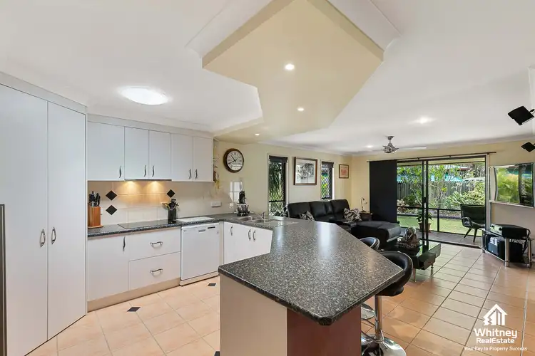 14 Earls Court, Point Vernon QLD 4655