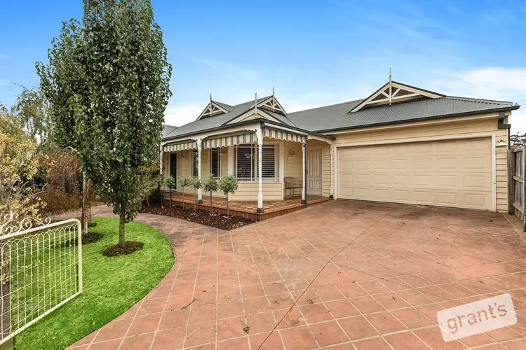 13 Colonial Way, Pakenham VIC 3810