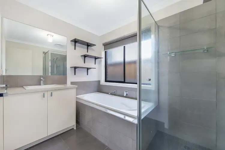 Sixth view of Homely house listing, 34 Broadleaf Court, Keysborough VIC 3173