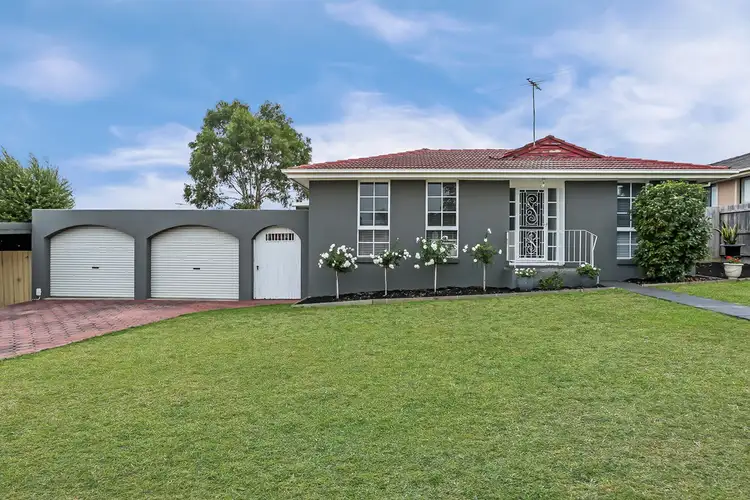 3 Howson Close, Endeavour Hills VIC 3802