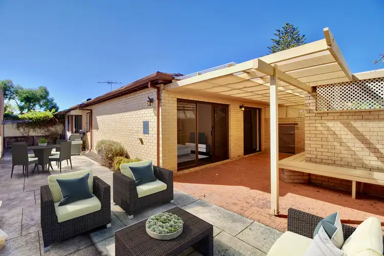2/61 Gloucester Crescent, Shoalwater WA 6169