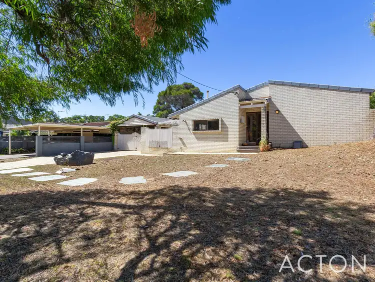 16 Merrick Way, Duncraig WA 6023