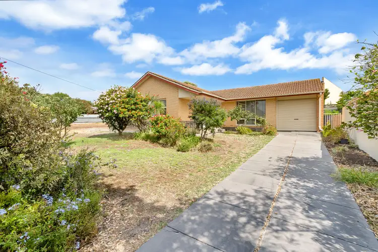 69 Booth Avenue, Morphett Vale SA 5162
